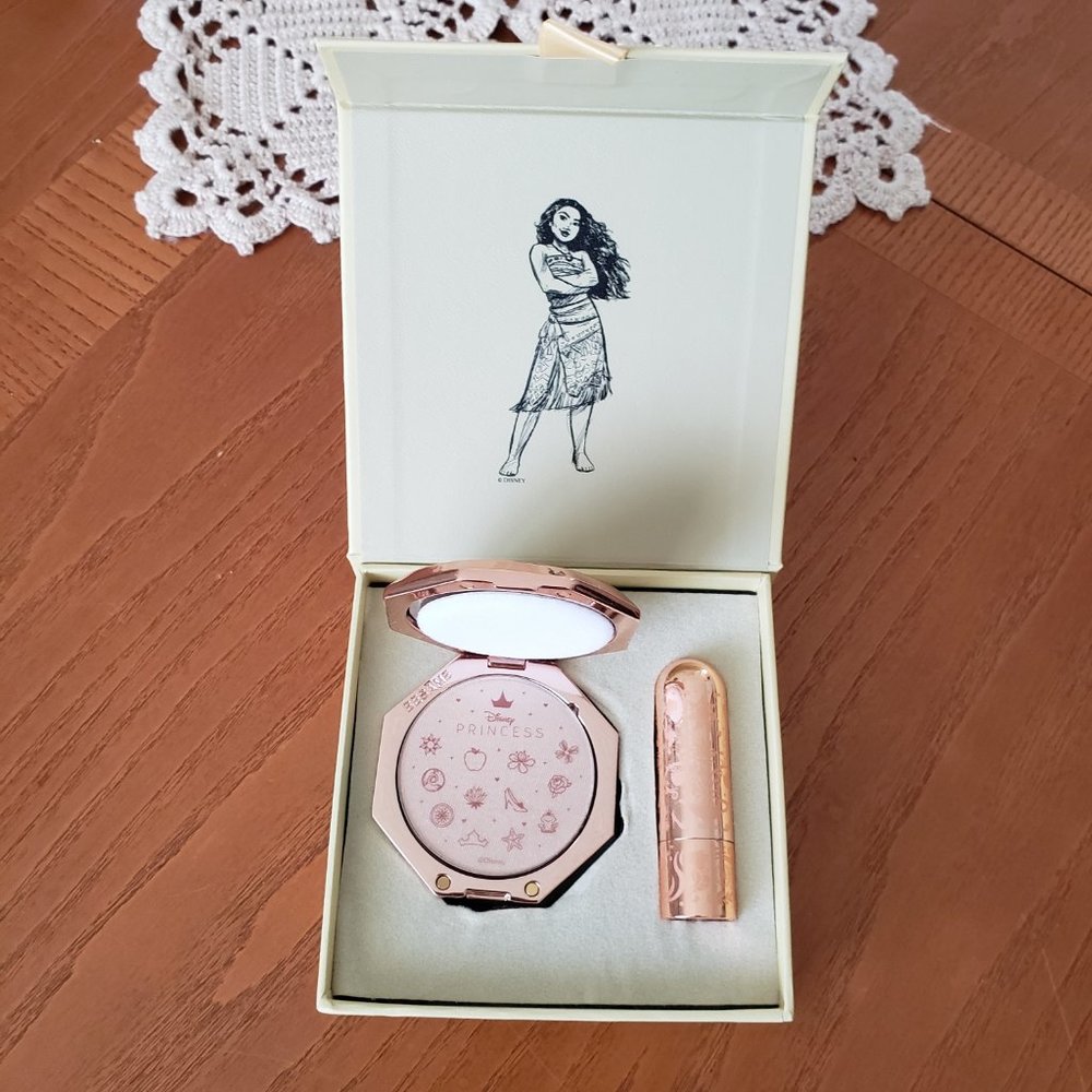 Besame Princess Signature Collection Moana Compact & Lipstick Disney LE NEW